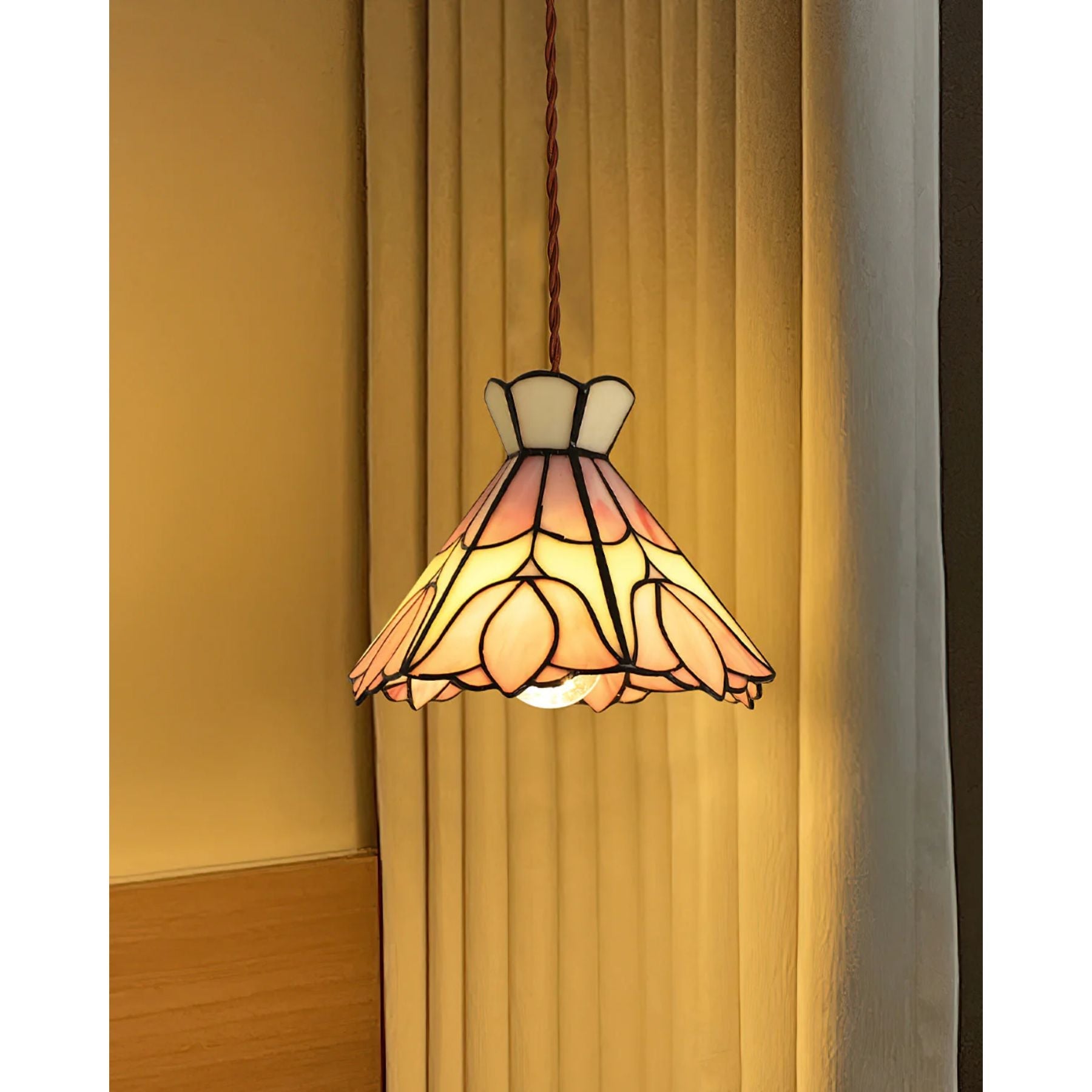 Sadeno Tiffany Pendant Light