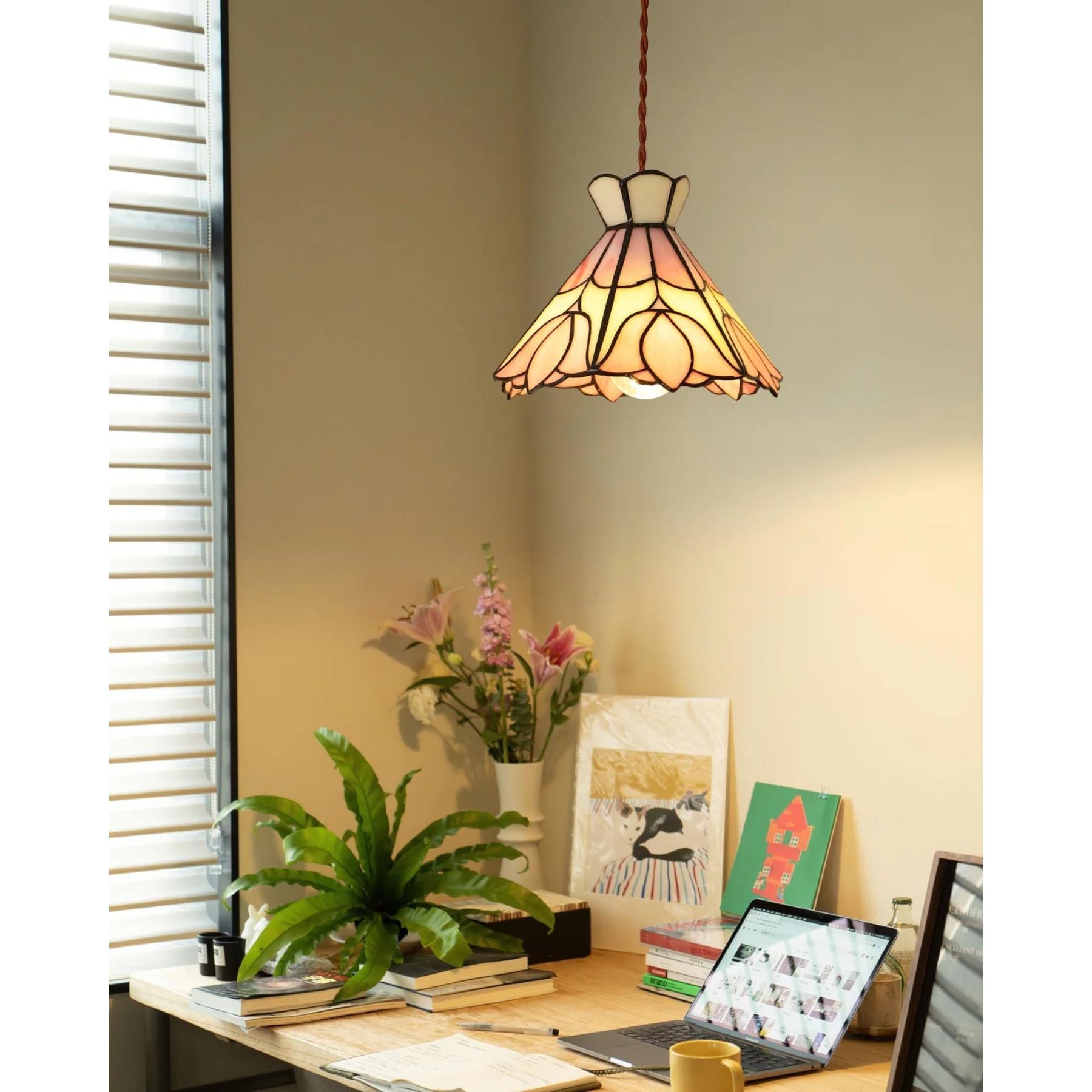 Sadeno Tiffany Pendant Light