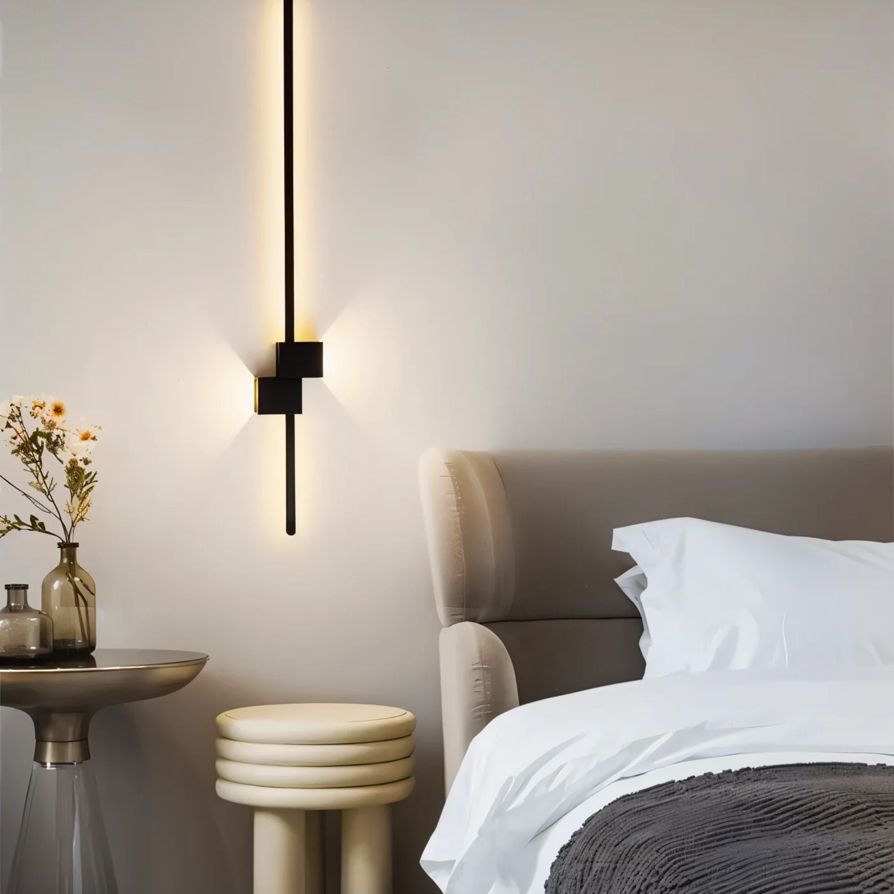 Belone Minimalist Wall Light