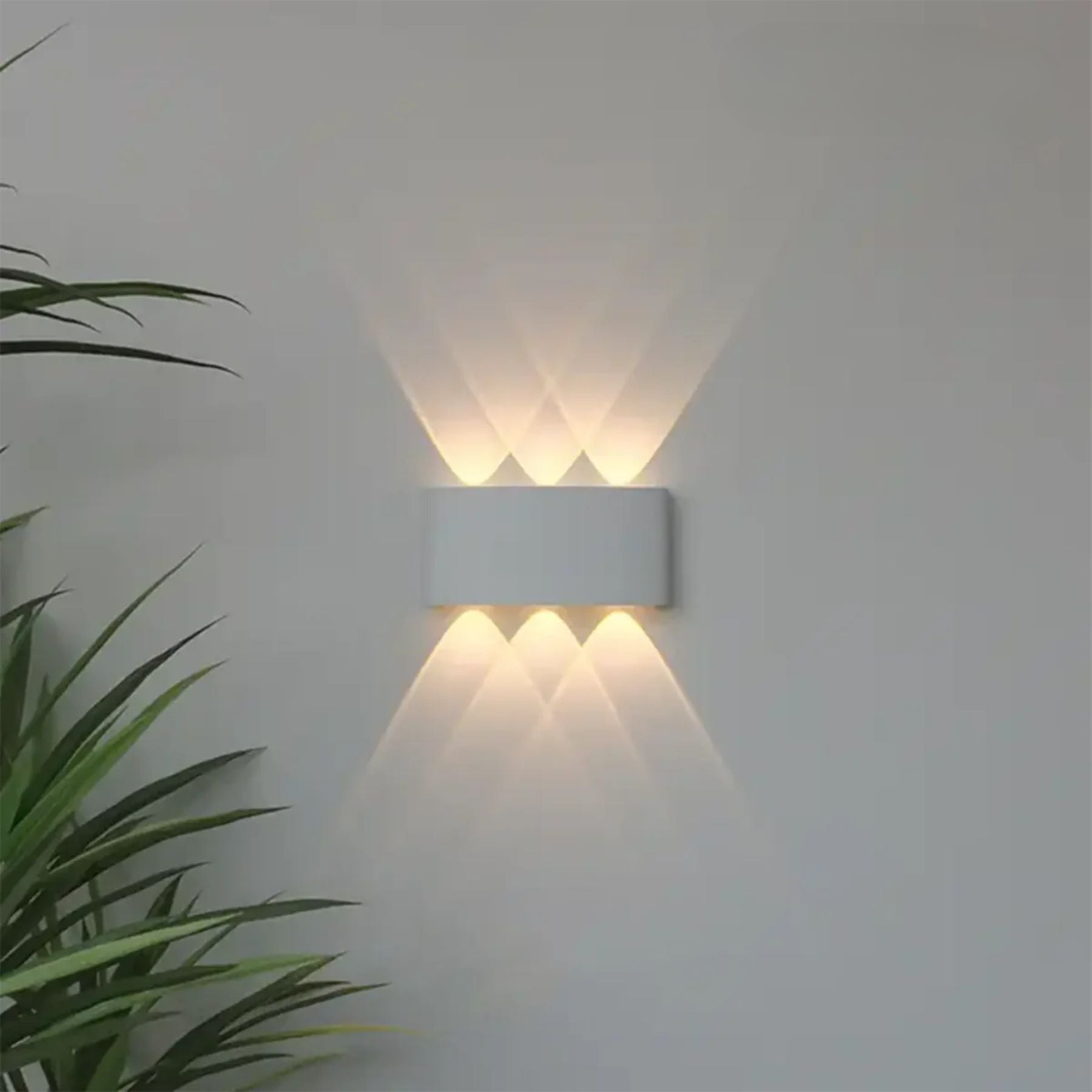 Domaro Wall Light