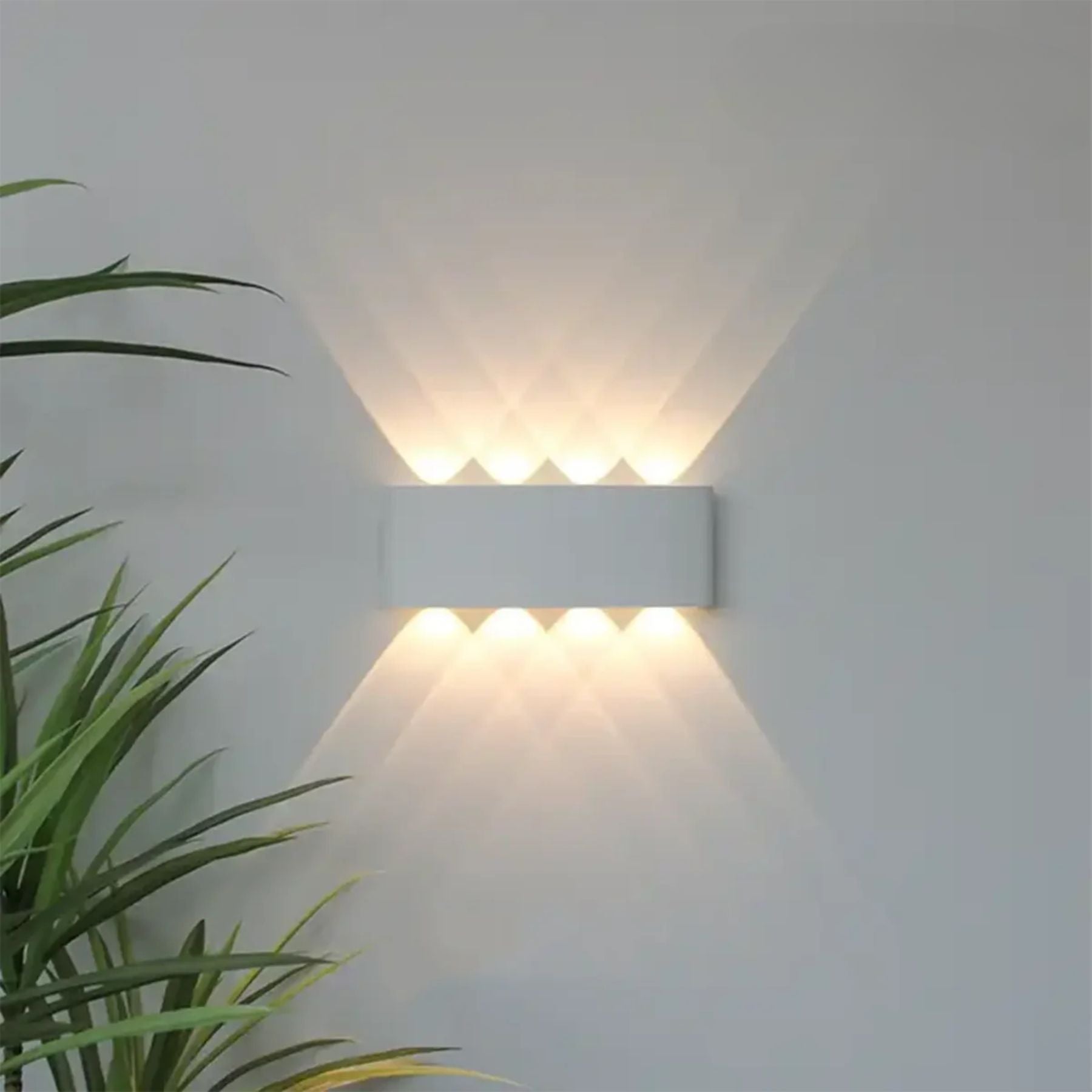 Domaro Wall Light