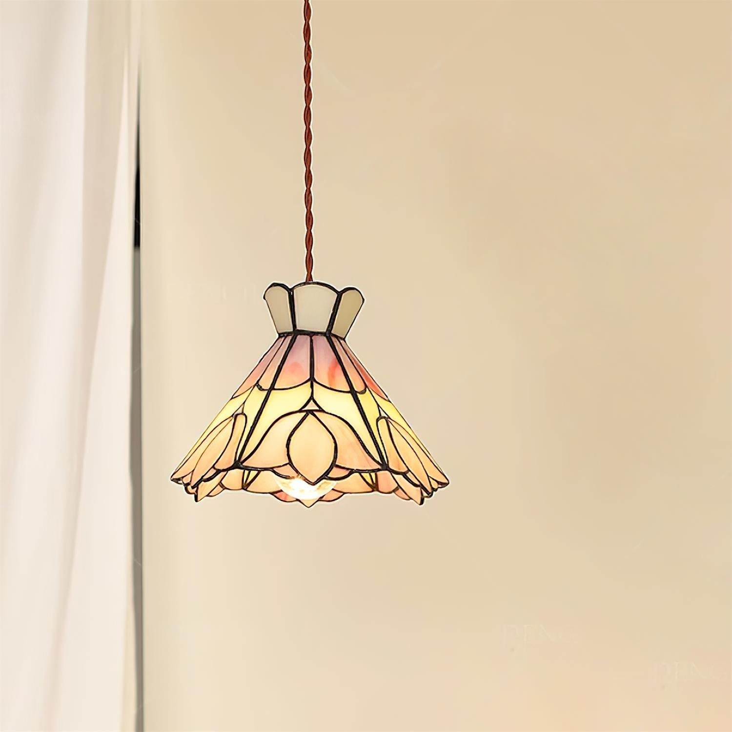 Sadeno Tiffany Pendant Light