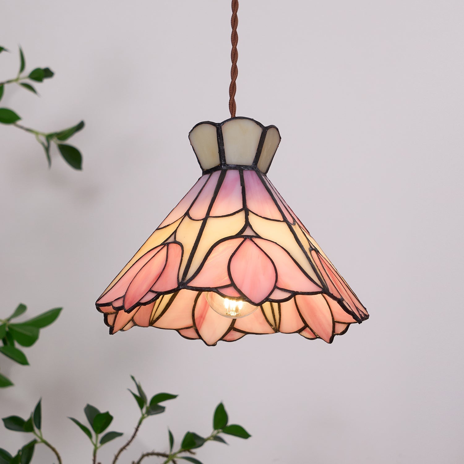 Sadeno Tiffany Pendant Light