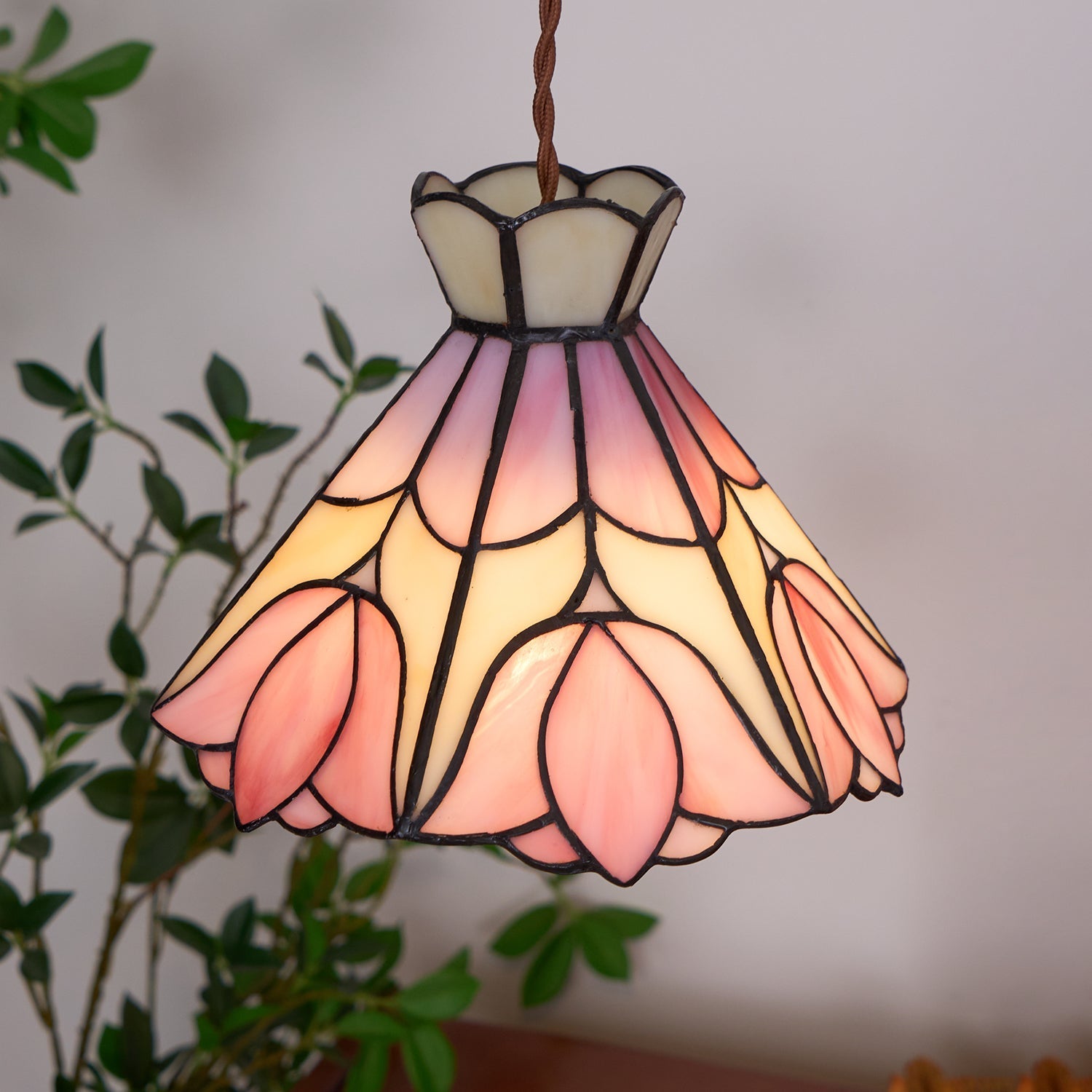 Sadeno Tiffany Pendant Light
