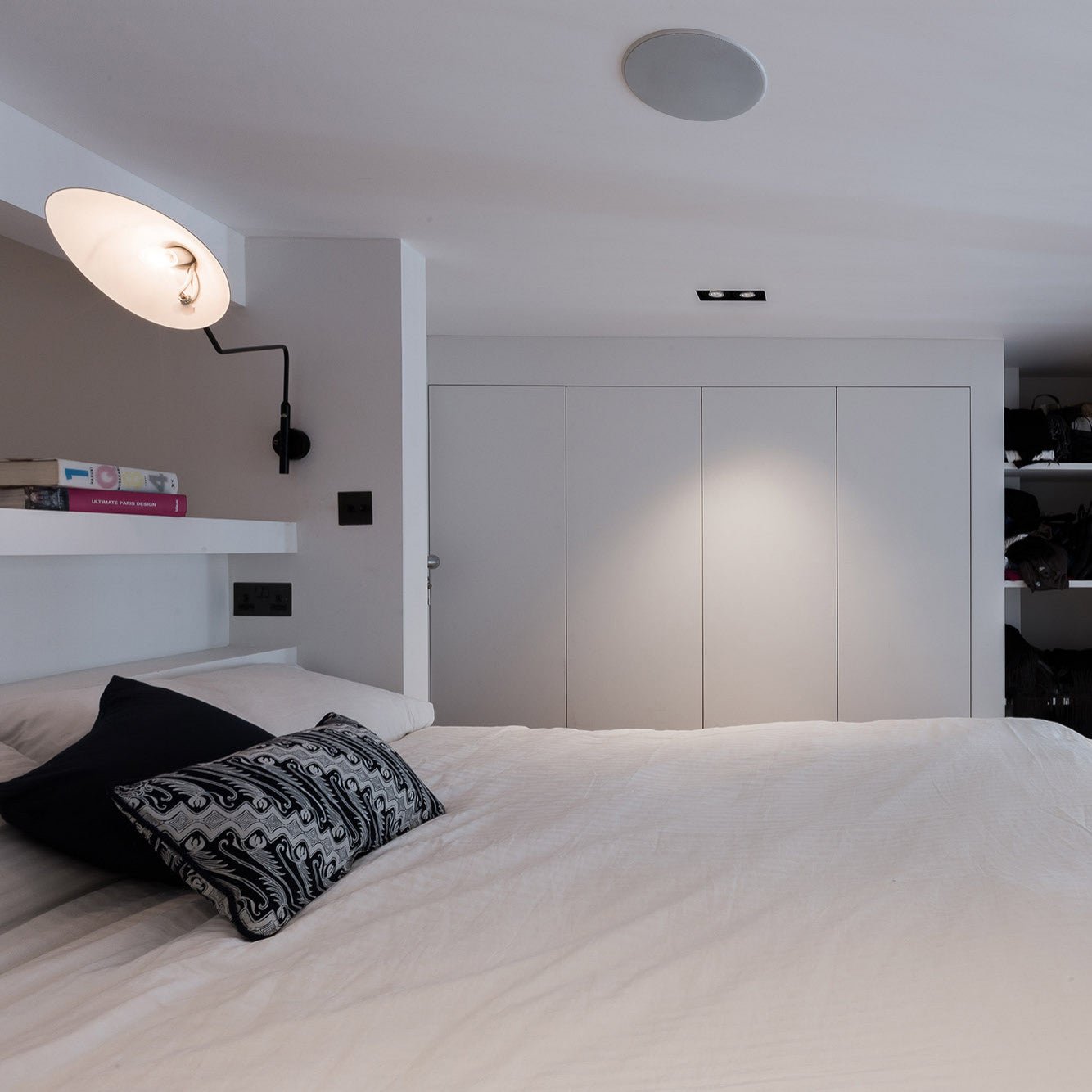 Sirven Wall Light