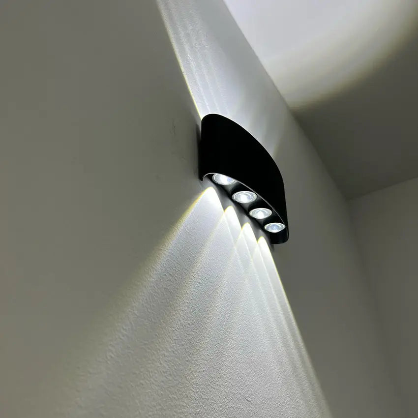 Domaro Wall Light