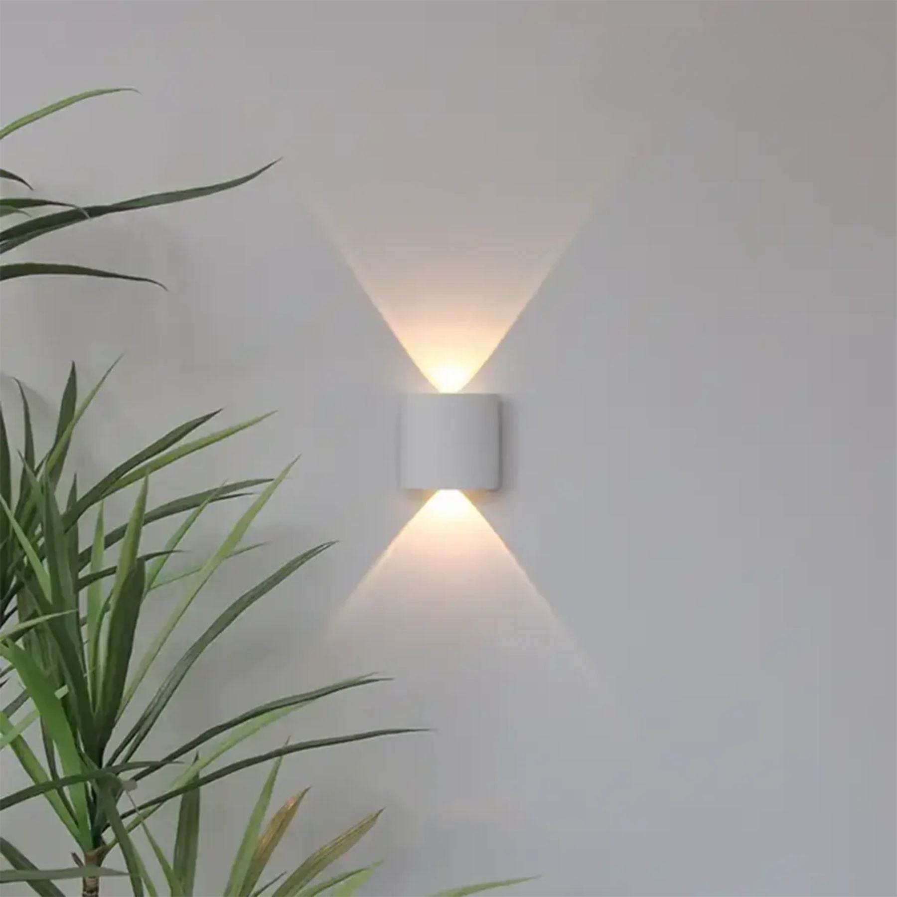 Domaro Wall Light