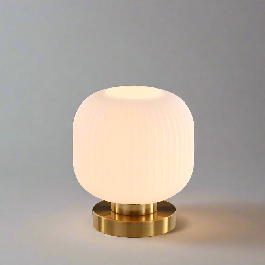 Nivson Glass Table Lamp