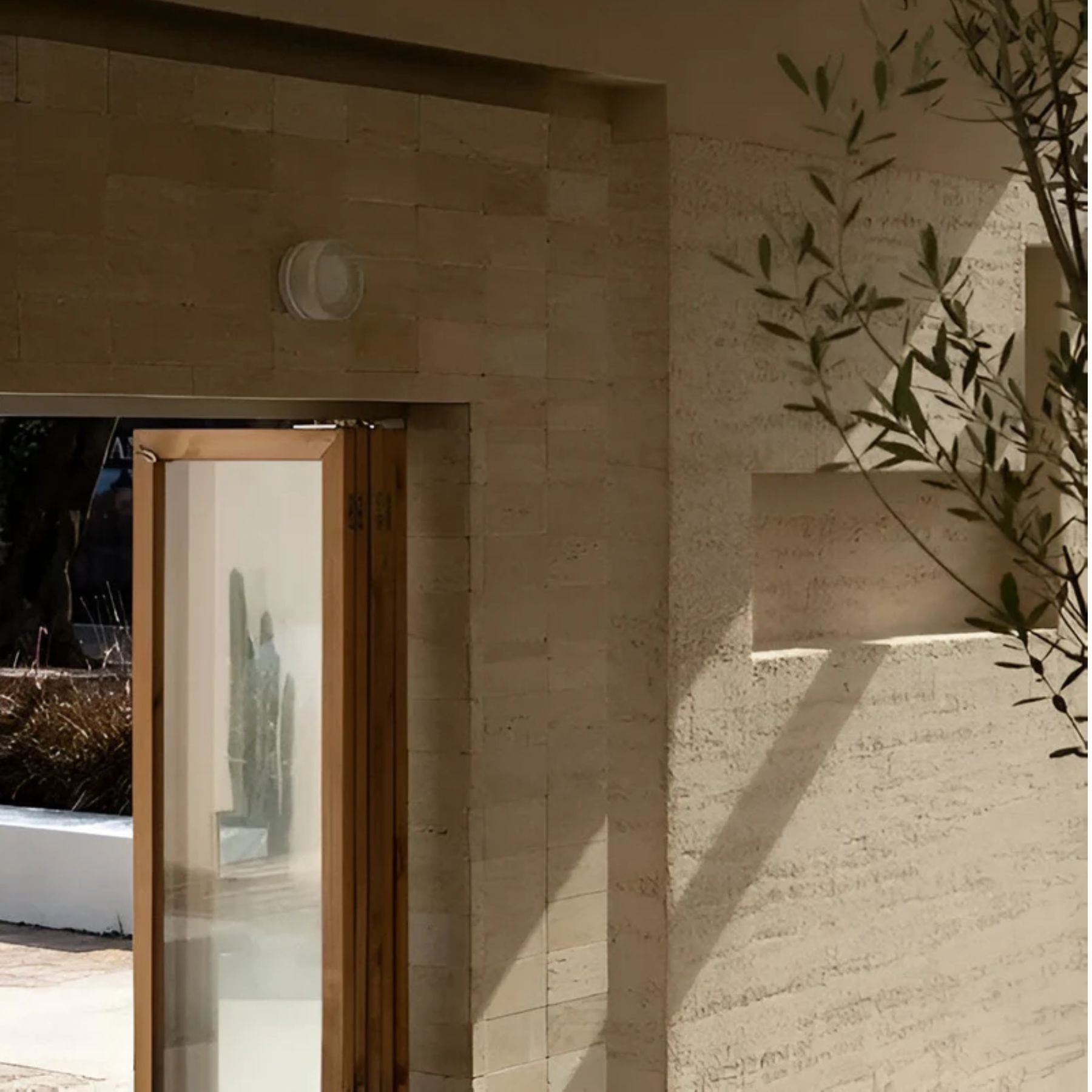 Ambrelli Wall Light