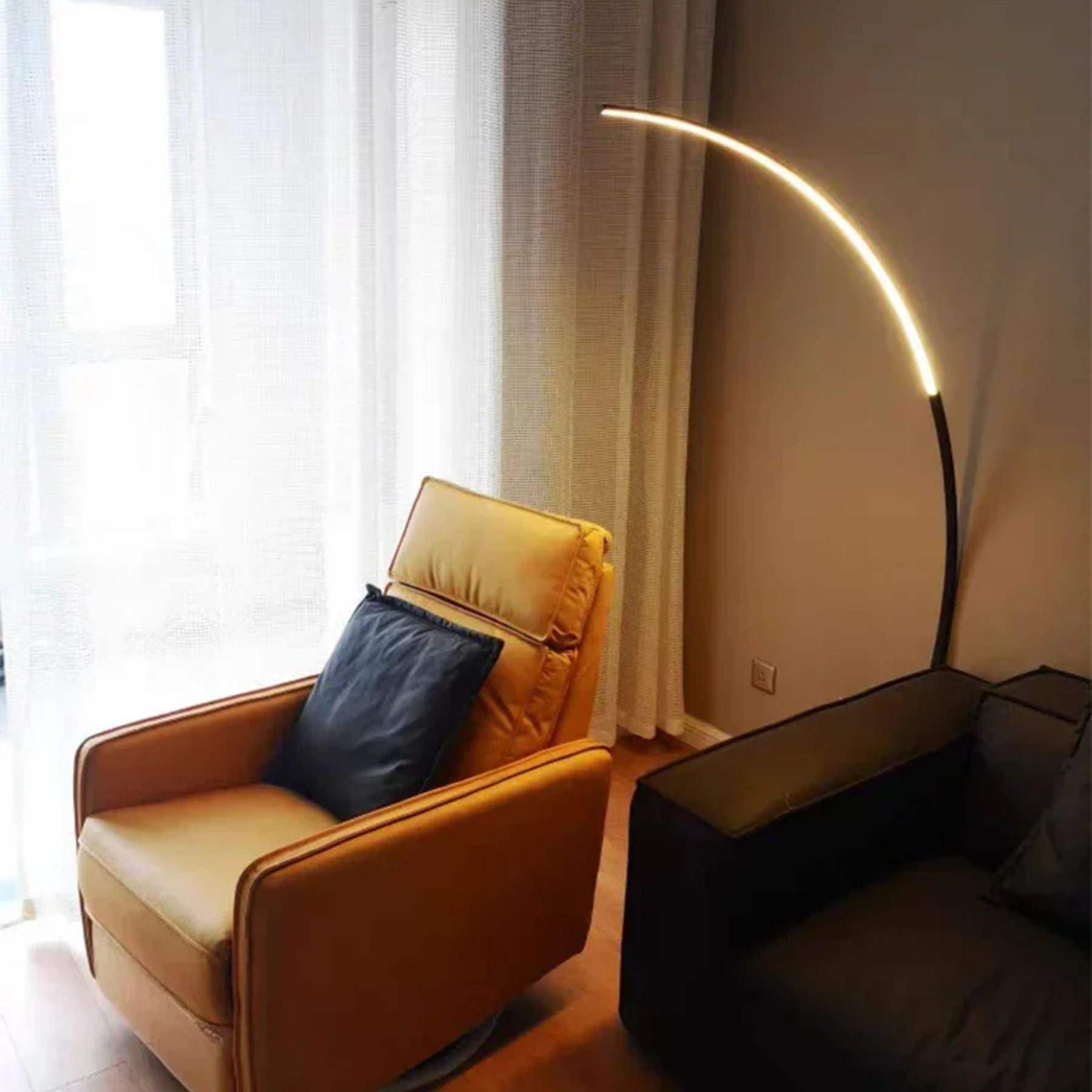 Zolaro Curved Floor Lamp