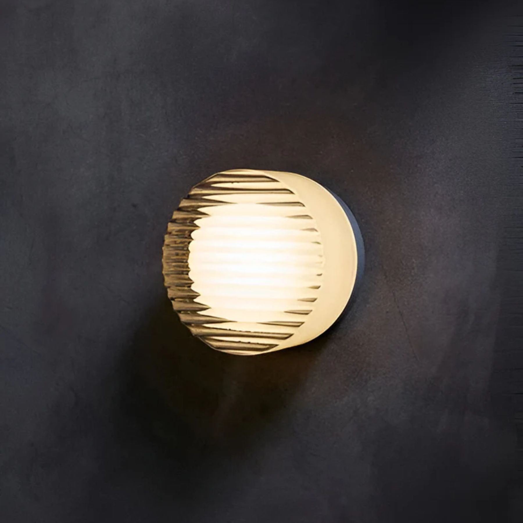 Ambrelli Wall Light