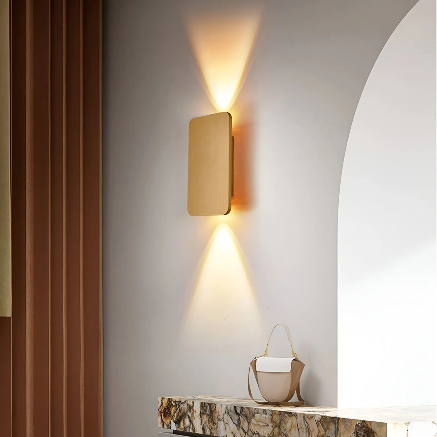 Resilon Wall Light