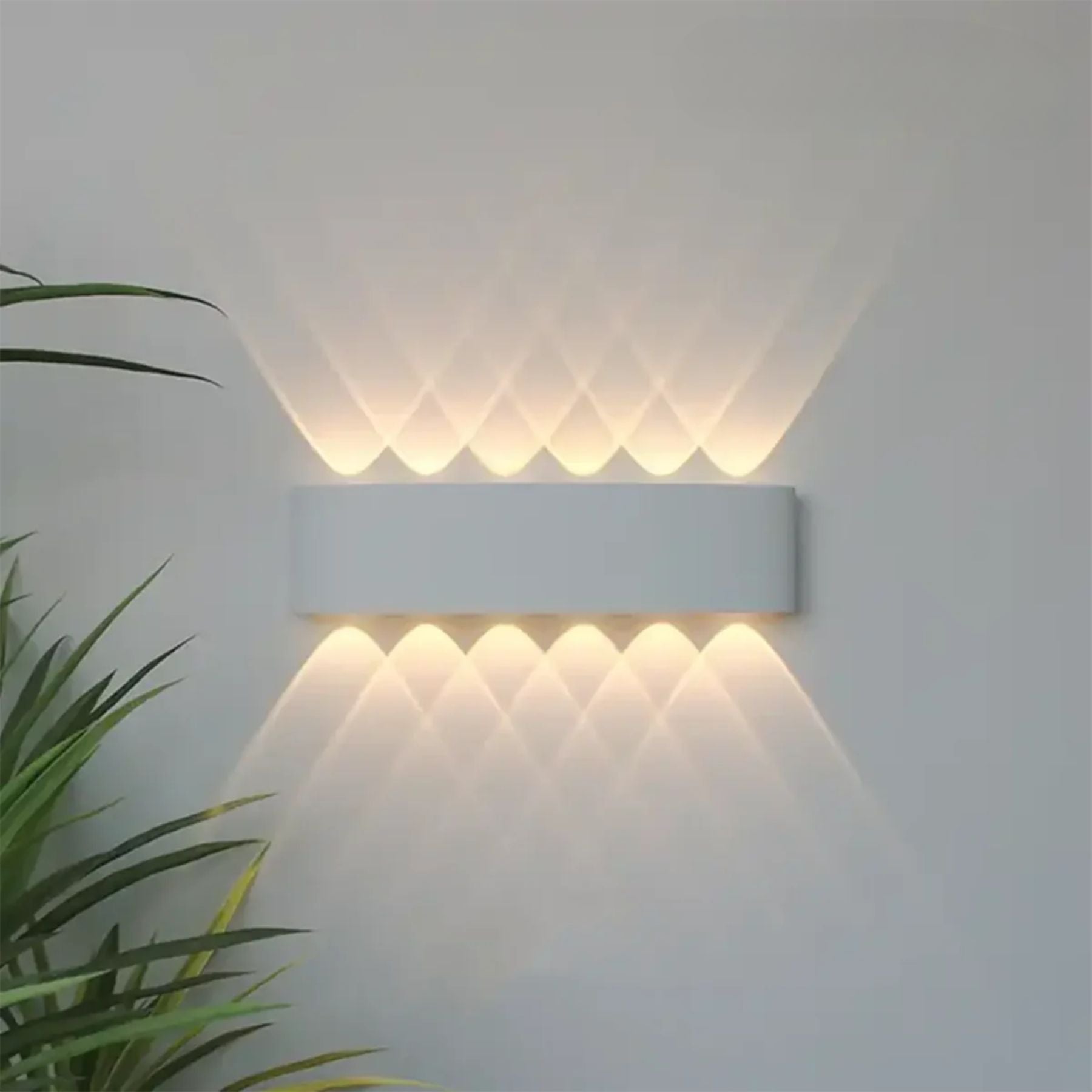 Domaro Wall Light