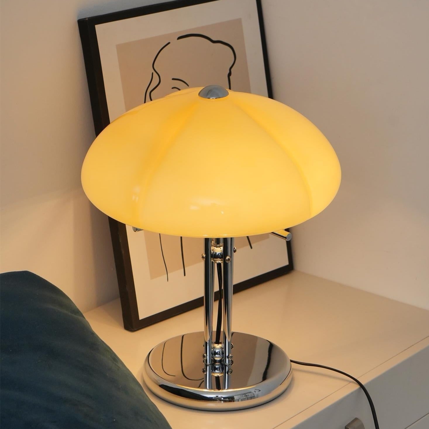 Pilvano Table Lamp