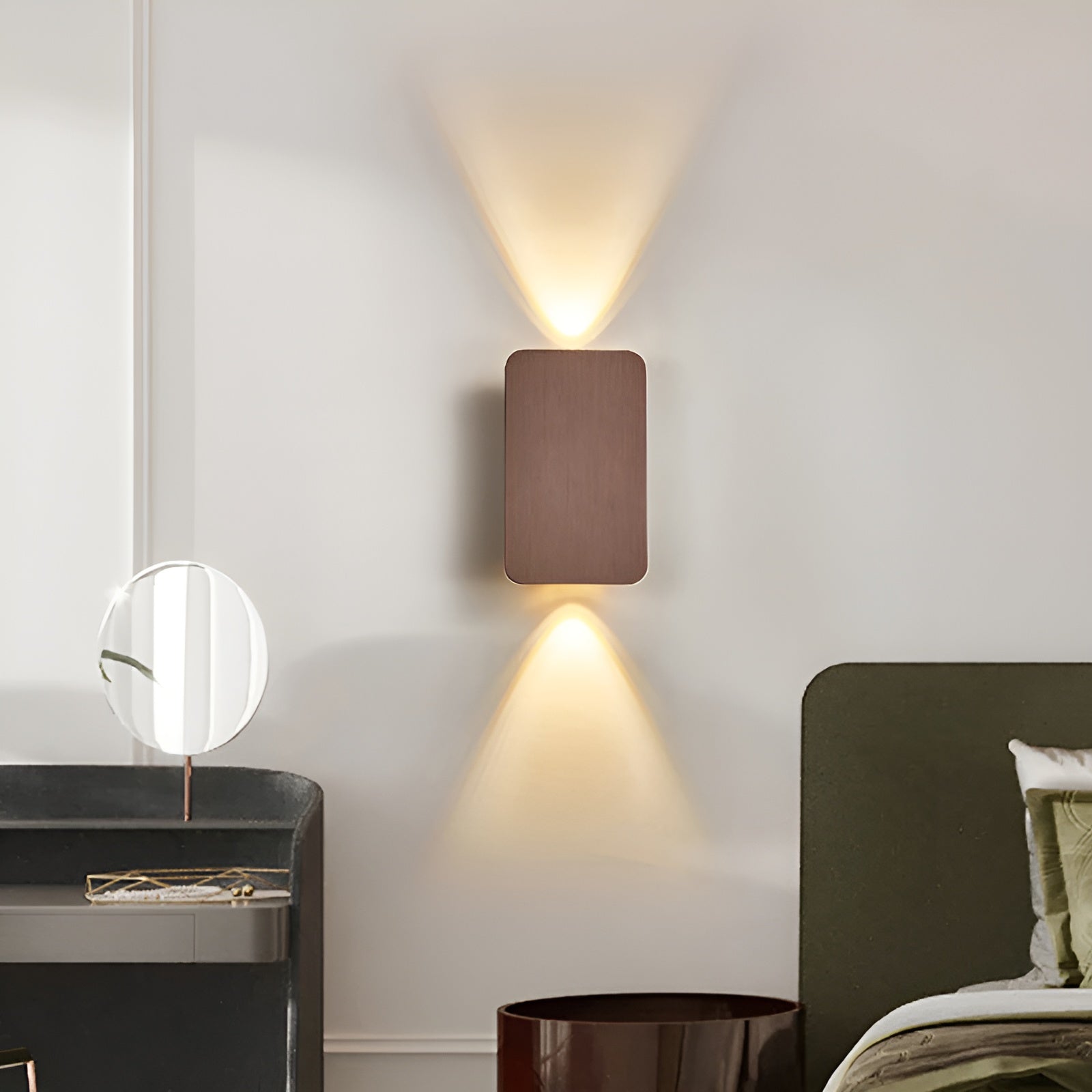 Resilon Wall Light