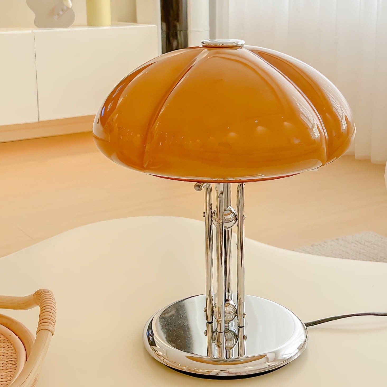 Pilvano Table Lamp