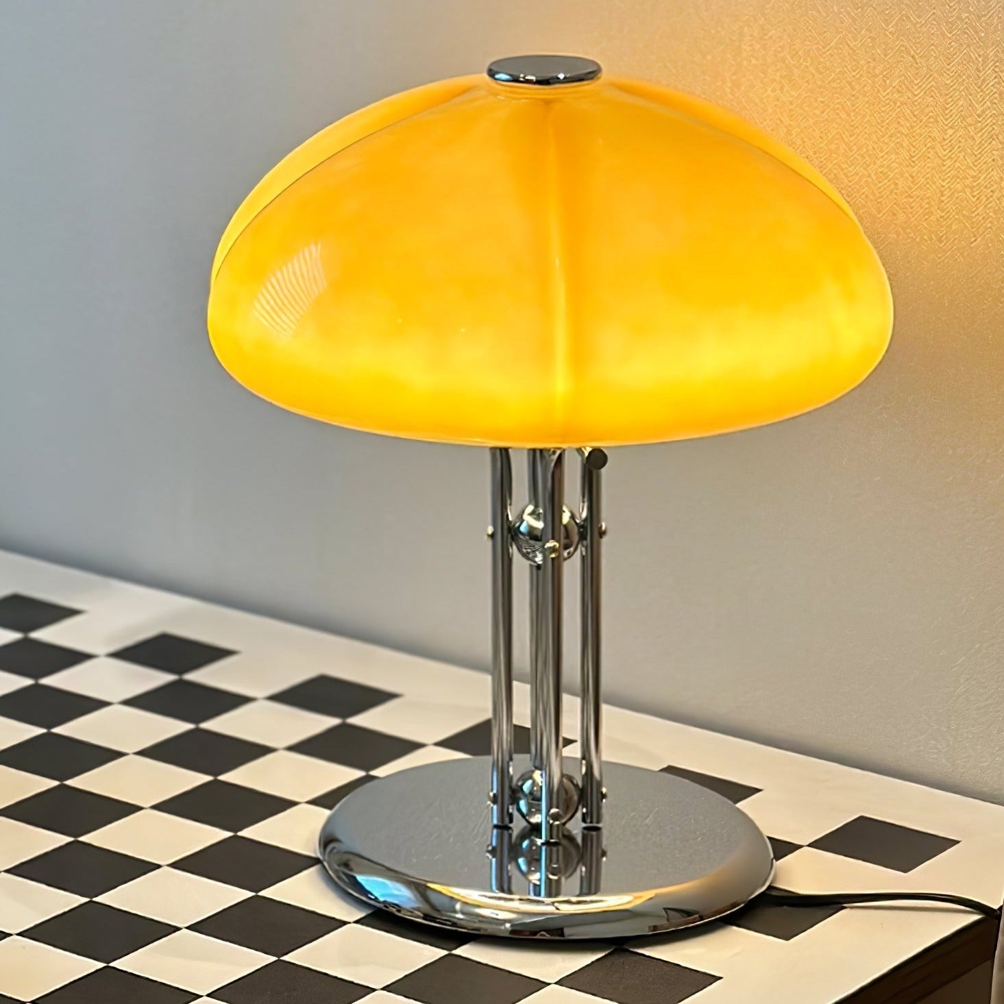 Pilvano Table Lamp