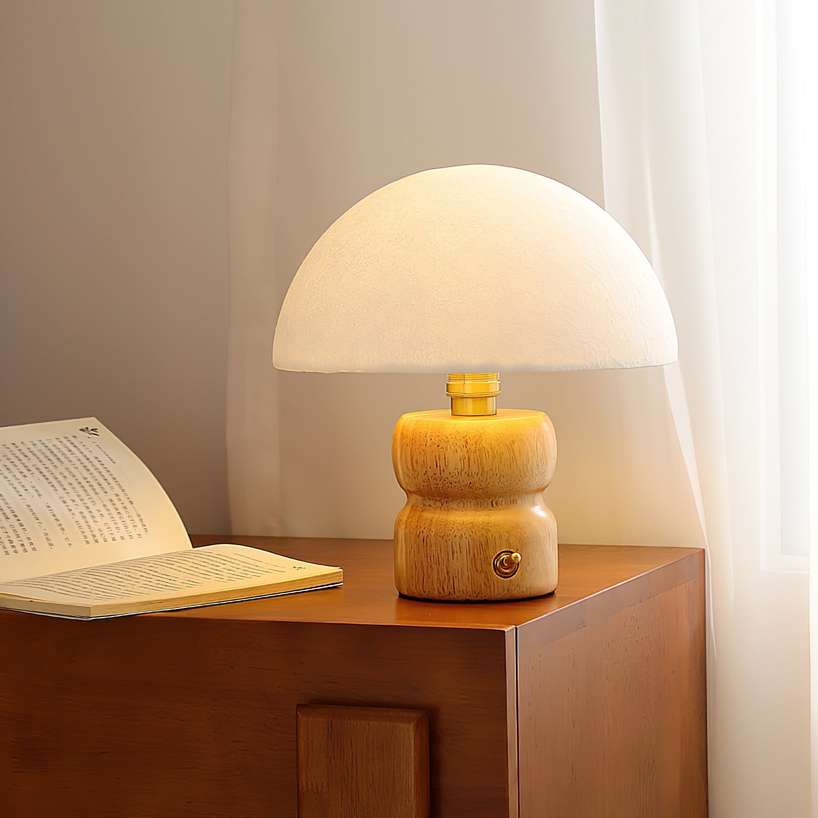 Lumaro Table Lamp