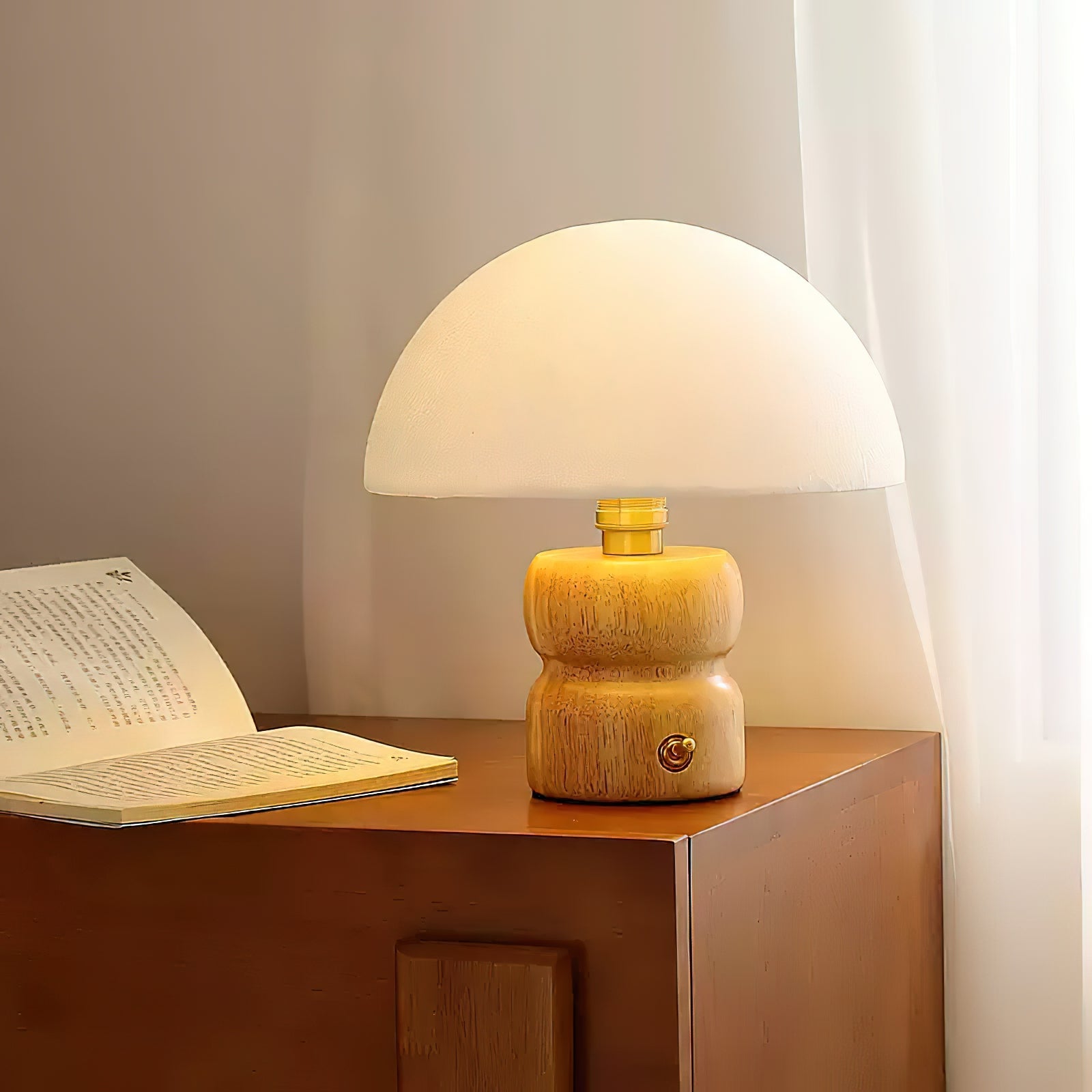 Lumaro Table Lamp