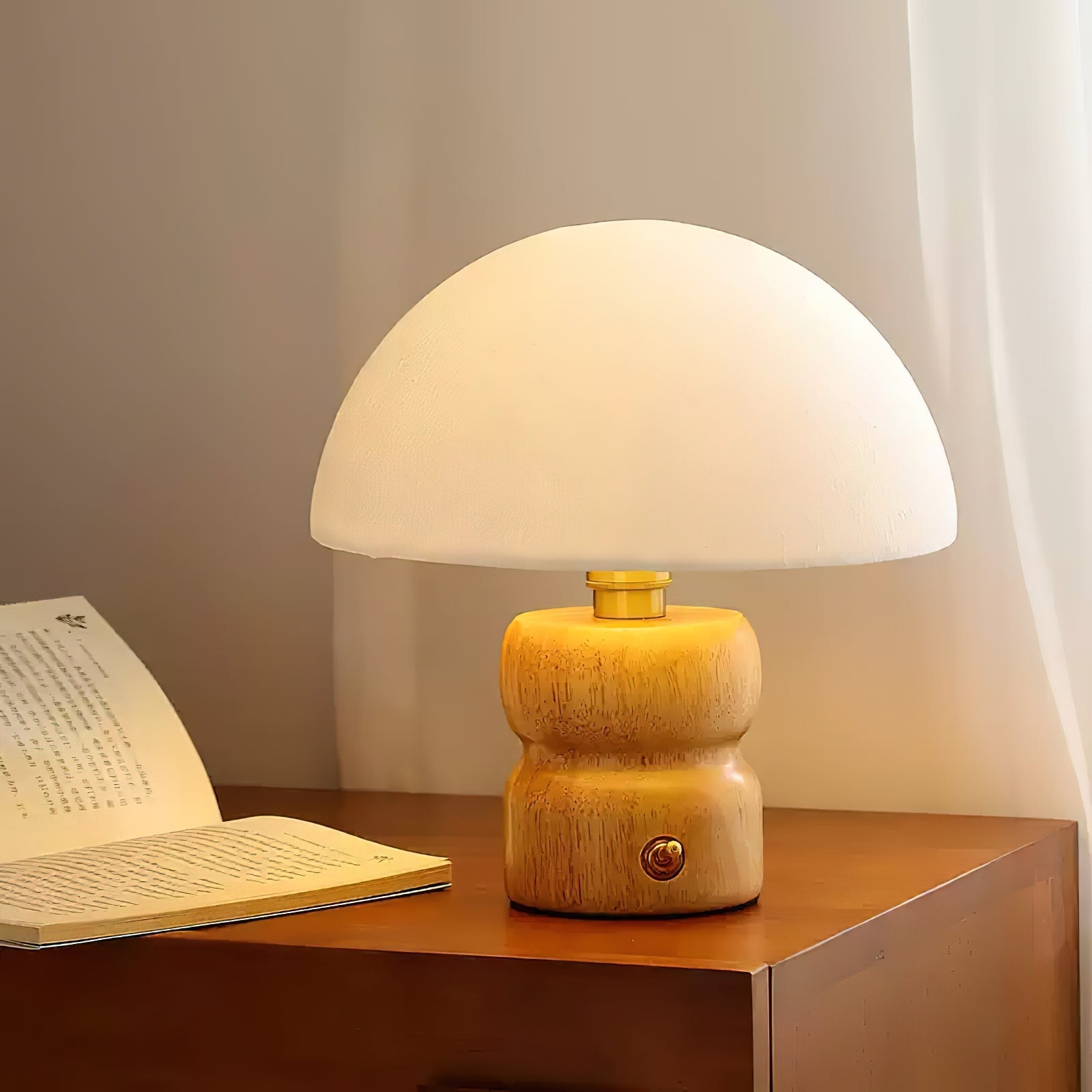 Lumaro Table Lamp