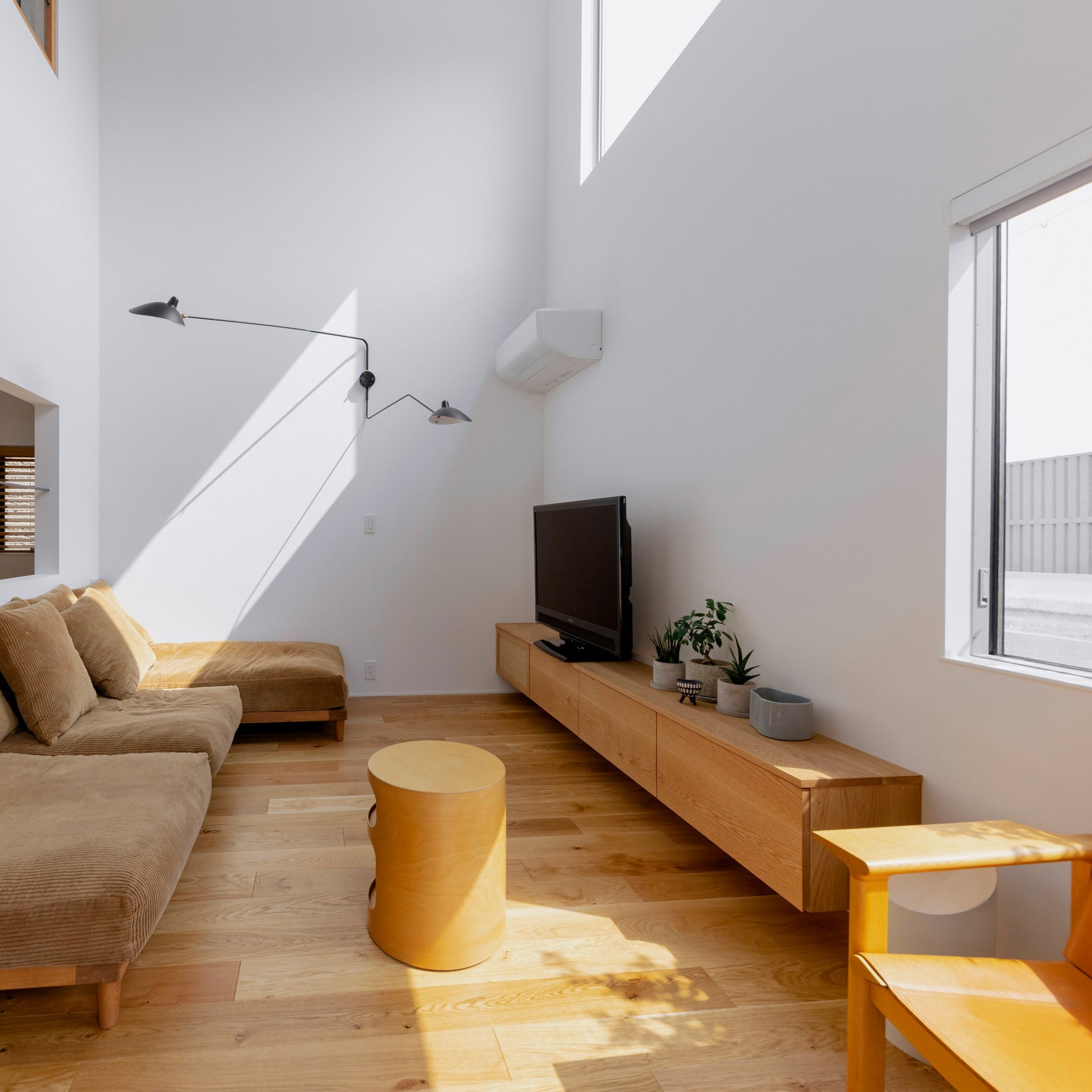 Sirven Wall Light
