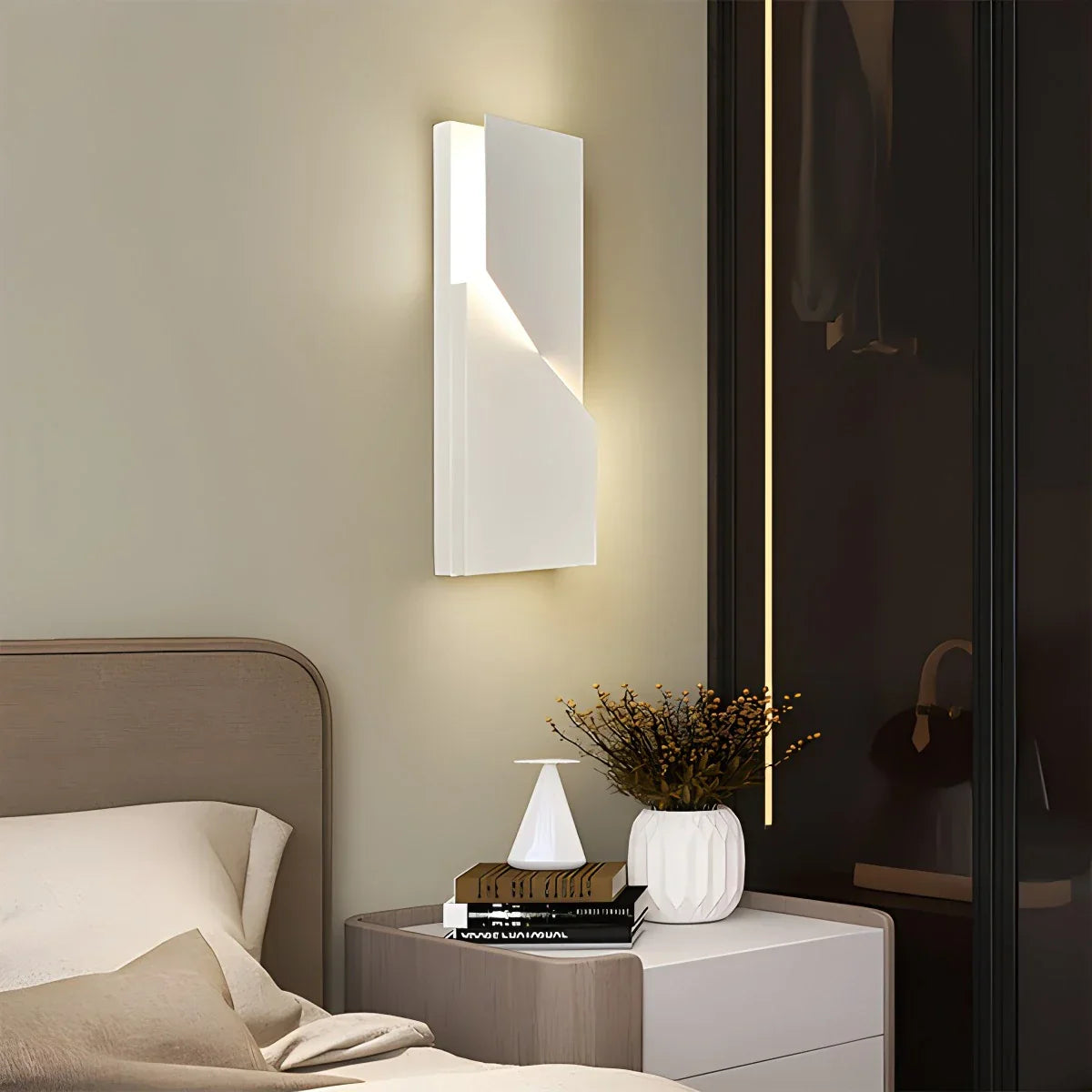 Coznira Wall Light