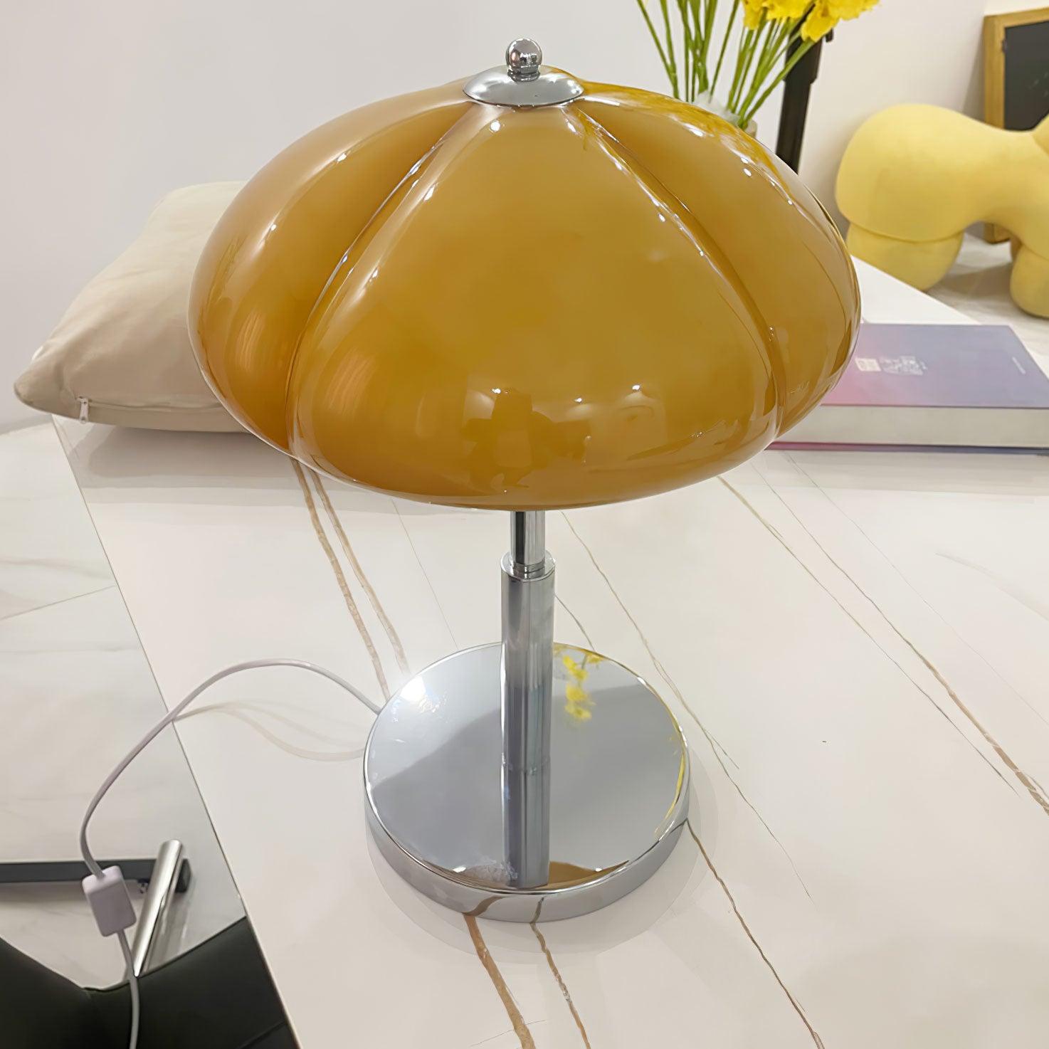 Pilvano Table Lamp