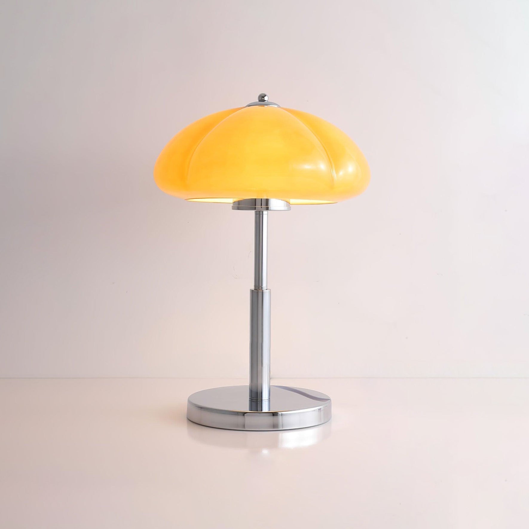 Pilvano Table Lamp