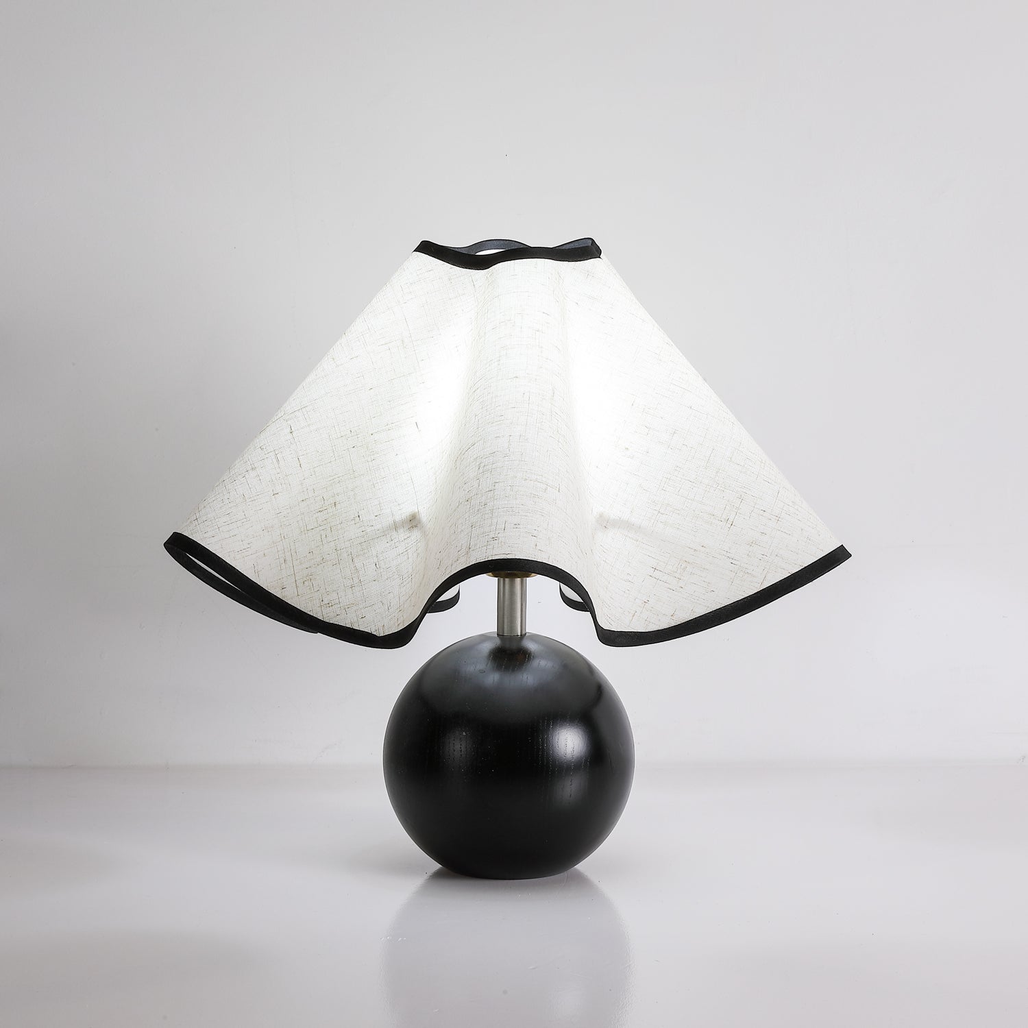 Solivaro Wave Table Lamp