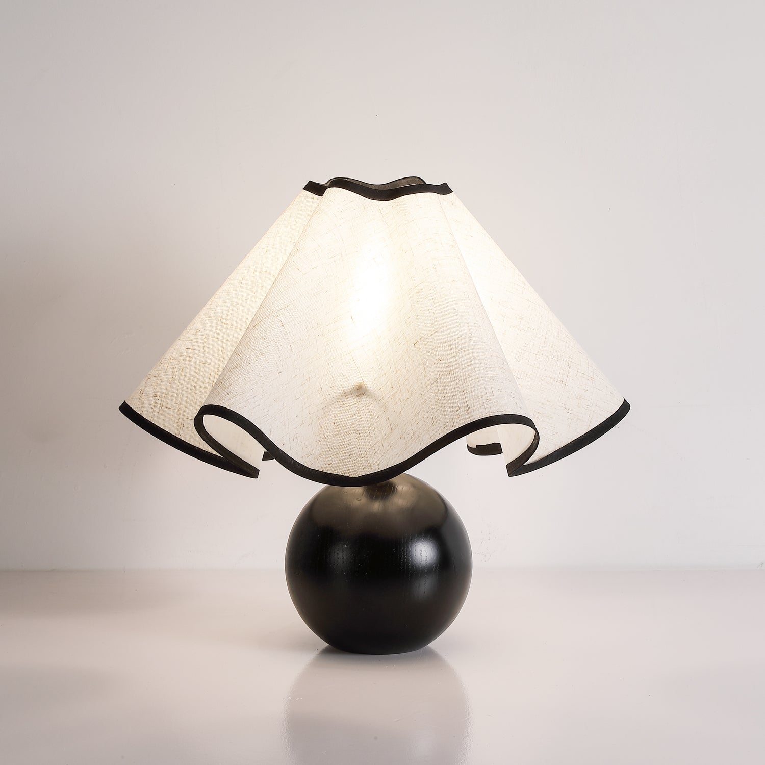 Solivaro Wave Table Lamp
