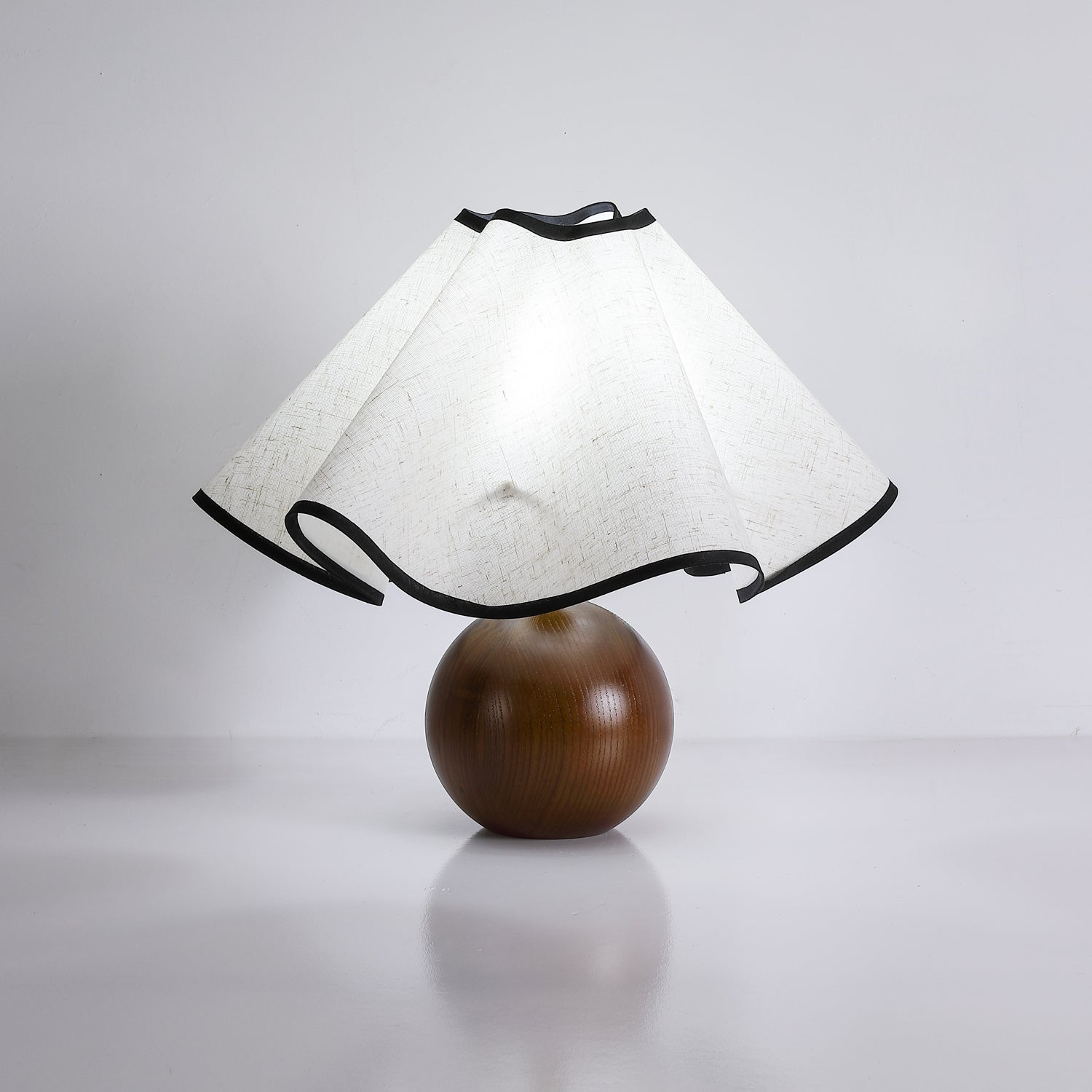 Solivaro Wave Table Lamp