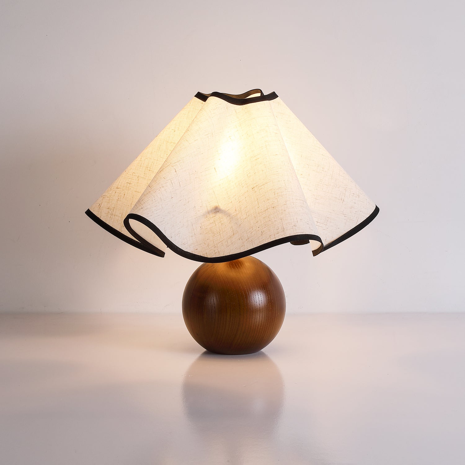 Solivaro Wave Table Lamp