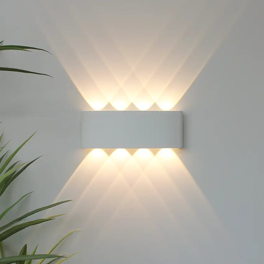 Domaro Wall Light