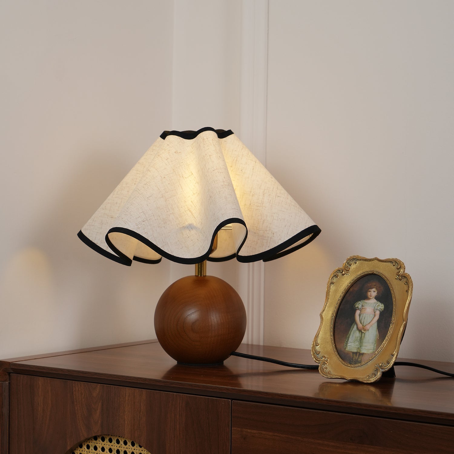 Solivaro Wave Table Lamp