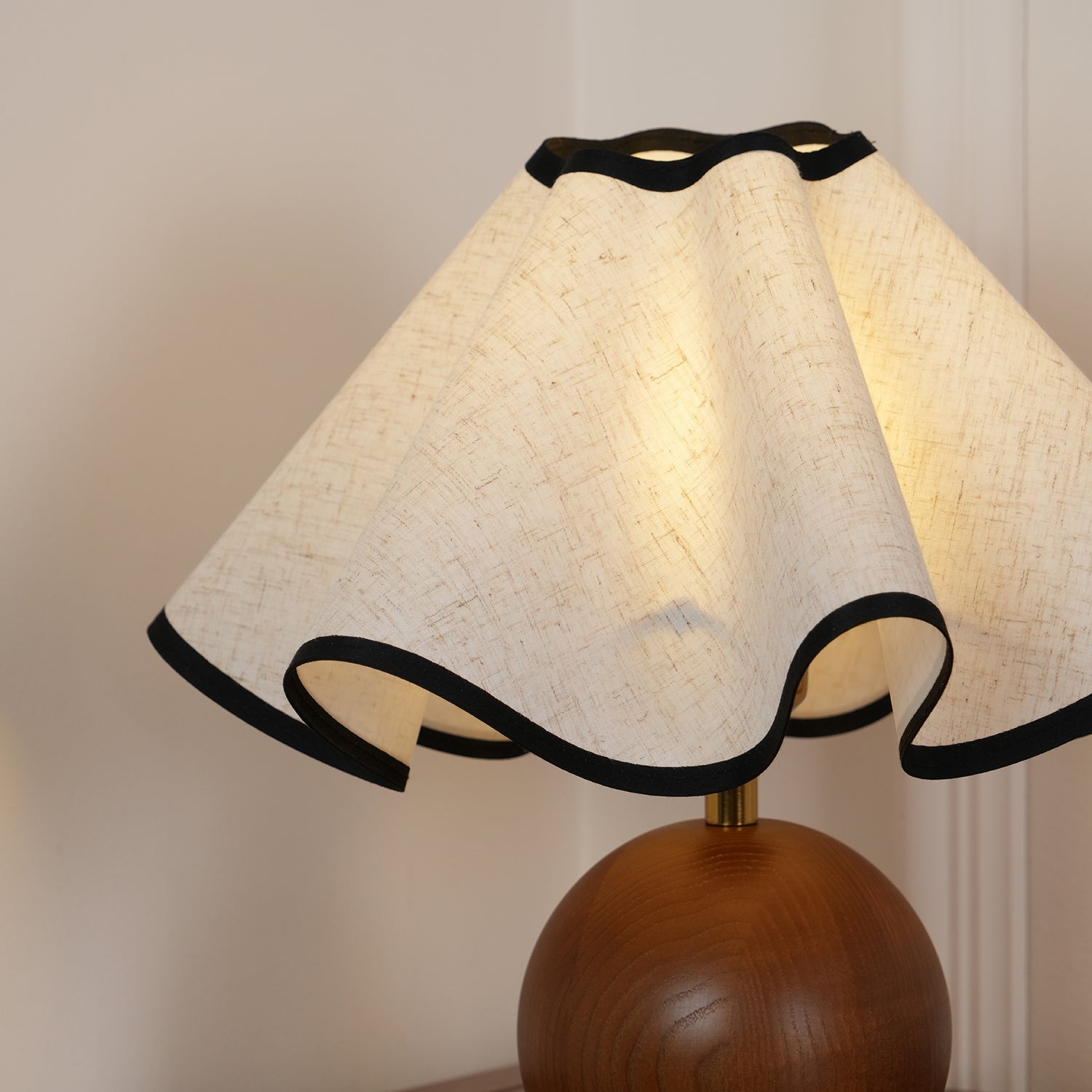 Solivaro Wave Table Lamp