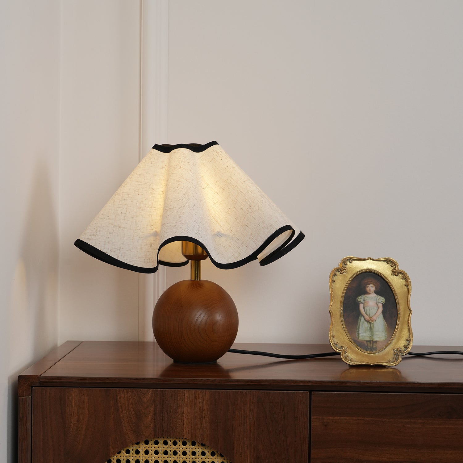 Solivaro Wave Table Lamp