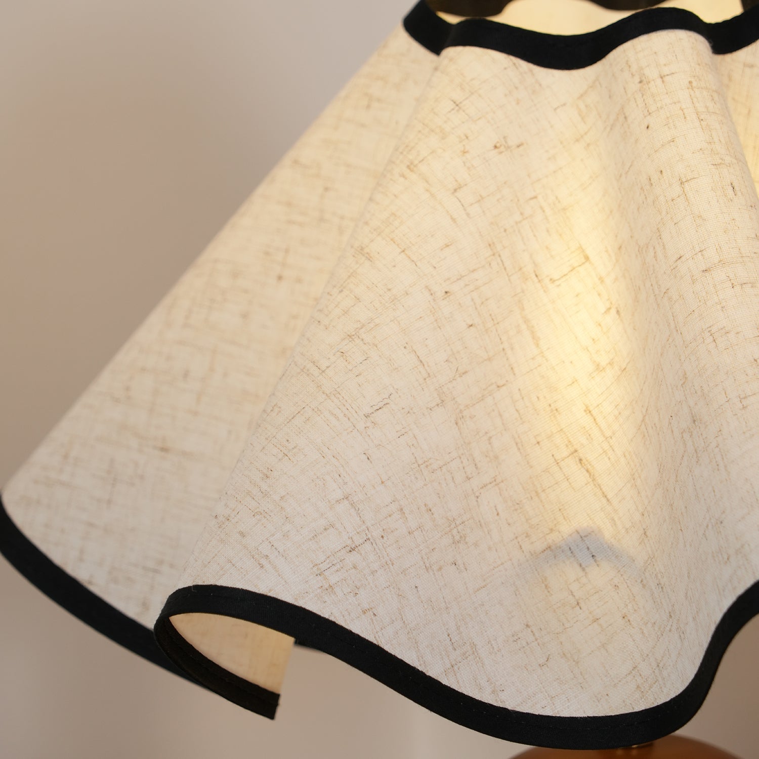 Solivaro Wave Table Lamp