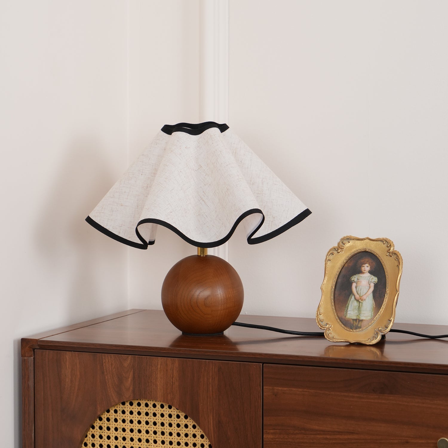 Solivaro Wave Table Lamp