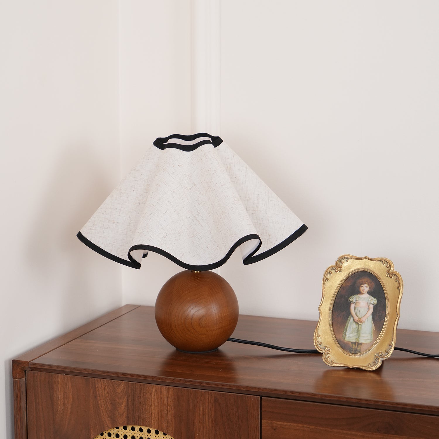 Solivaro Wave Table Lamp
